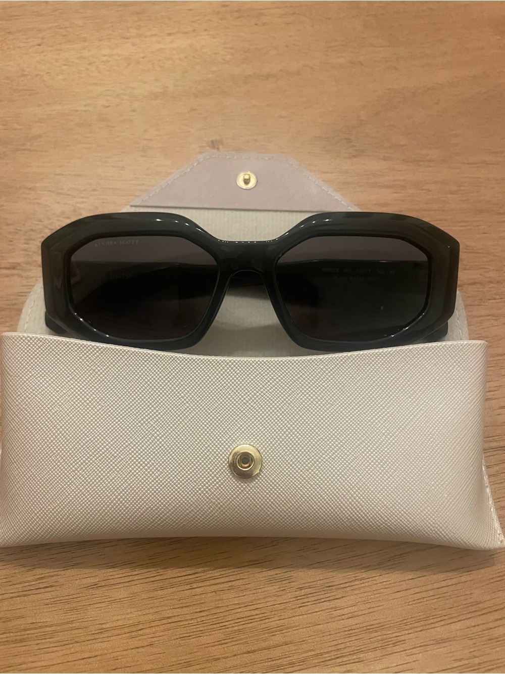 Kendra Scott Women’s Sunglasses with Case